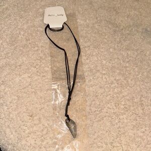 Fashion Jewelry Black Cord Necklace with Iridescent Pendant